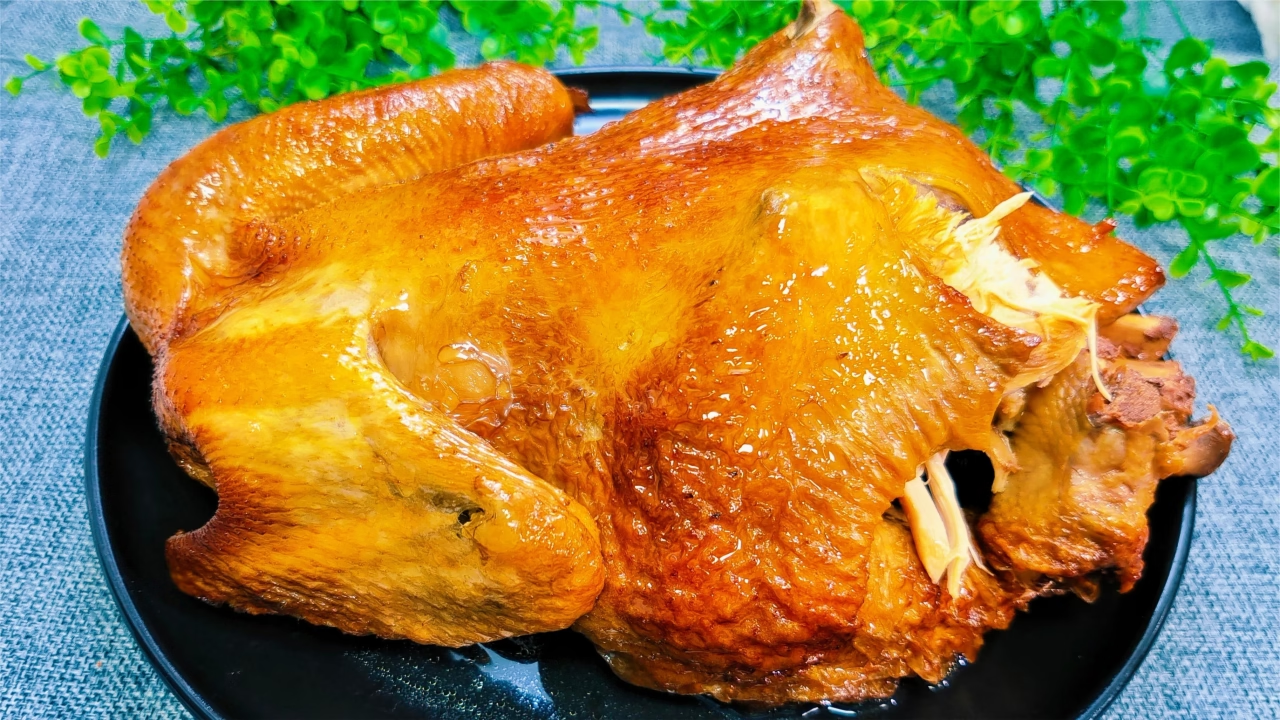 地方烧鸡比拼,不论是河南道口烧鸡,还是符离集烧鸡,都是一绝!