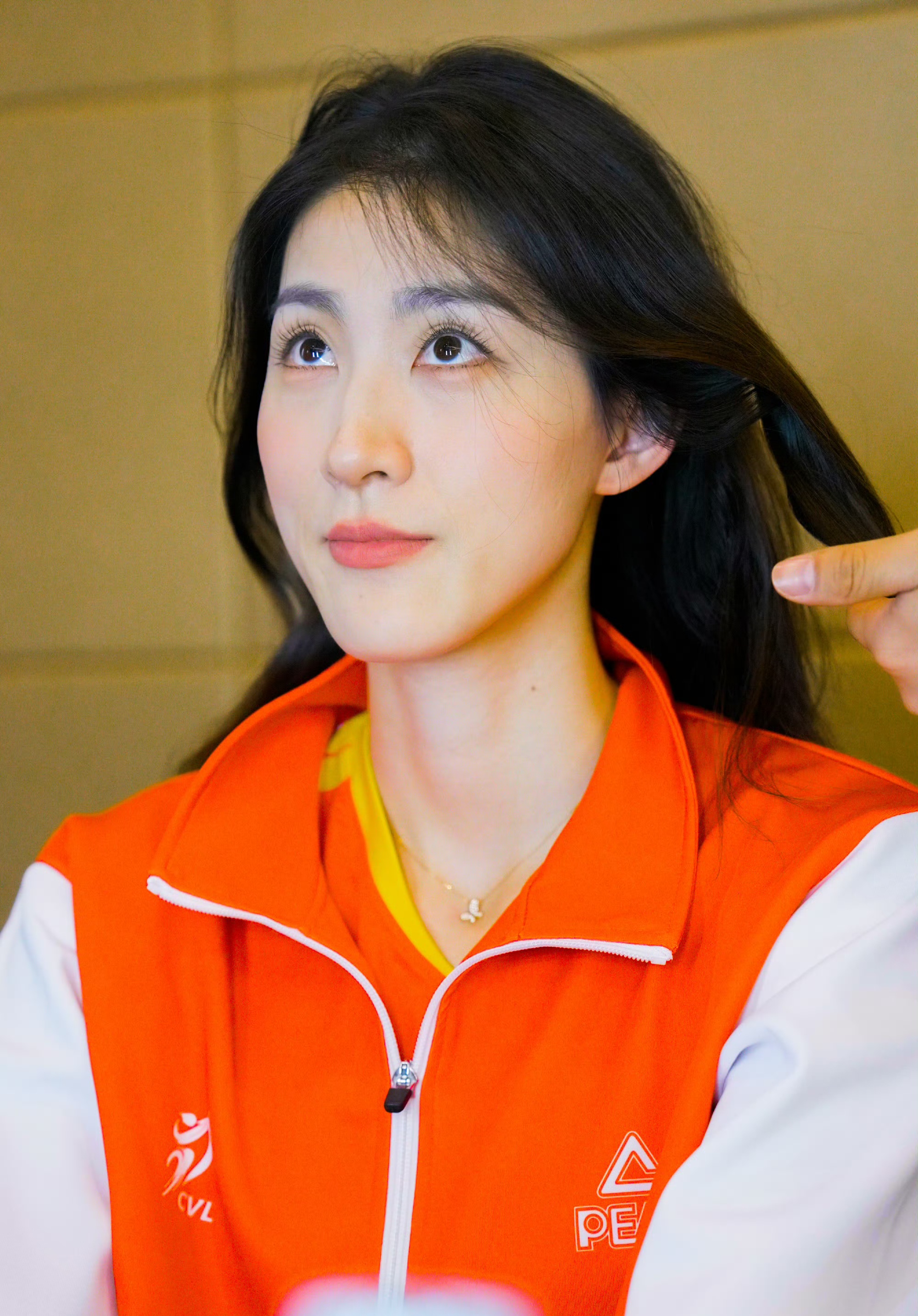 美翻了!李盈莹袁心玥等出席全明星赛开幕式,女排球员穿礼服亮相