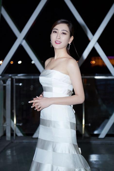 43岁马苏现状:脸大腰粗放弃身材管理,至今无戏可拍