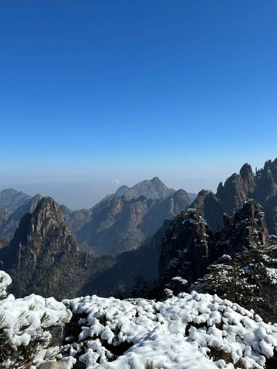 雪后黄山冰雪仙境图片