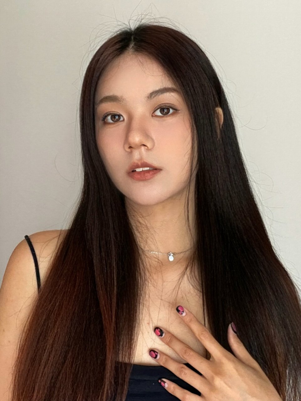 低饱和妆容真的很适合黄黑皮  对于黄黑皮肤色的人来说,选择一款适合