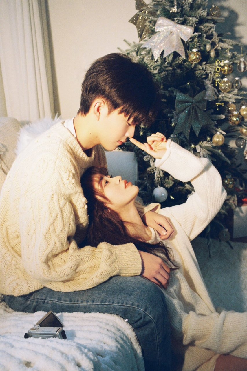 超甜居家情侣写真|两个人就是要暖敷敷  这组生活化情侣写真甜美且