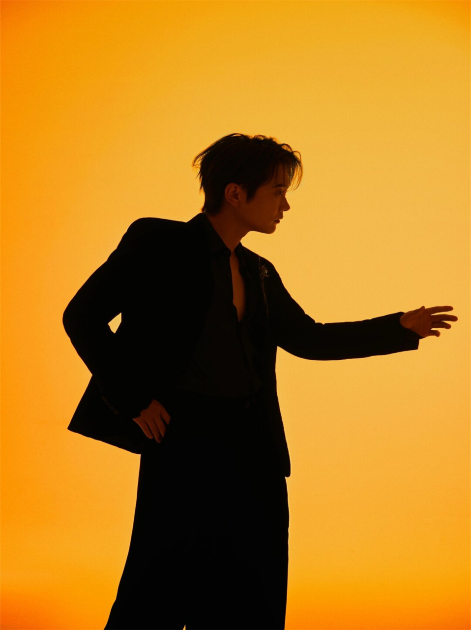 我拍的孟鹤堂  在我拍摄的孟鹤堂照片中,他展现出了令人惊叹的帅气.