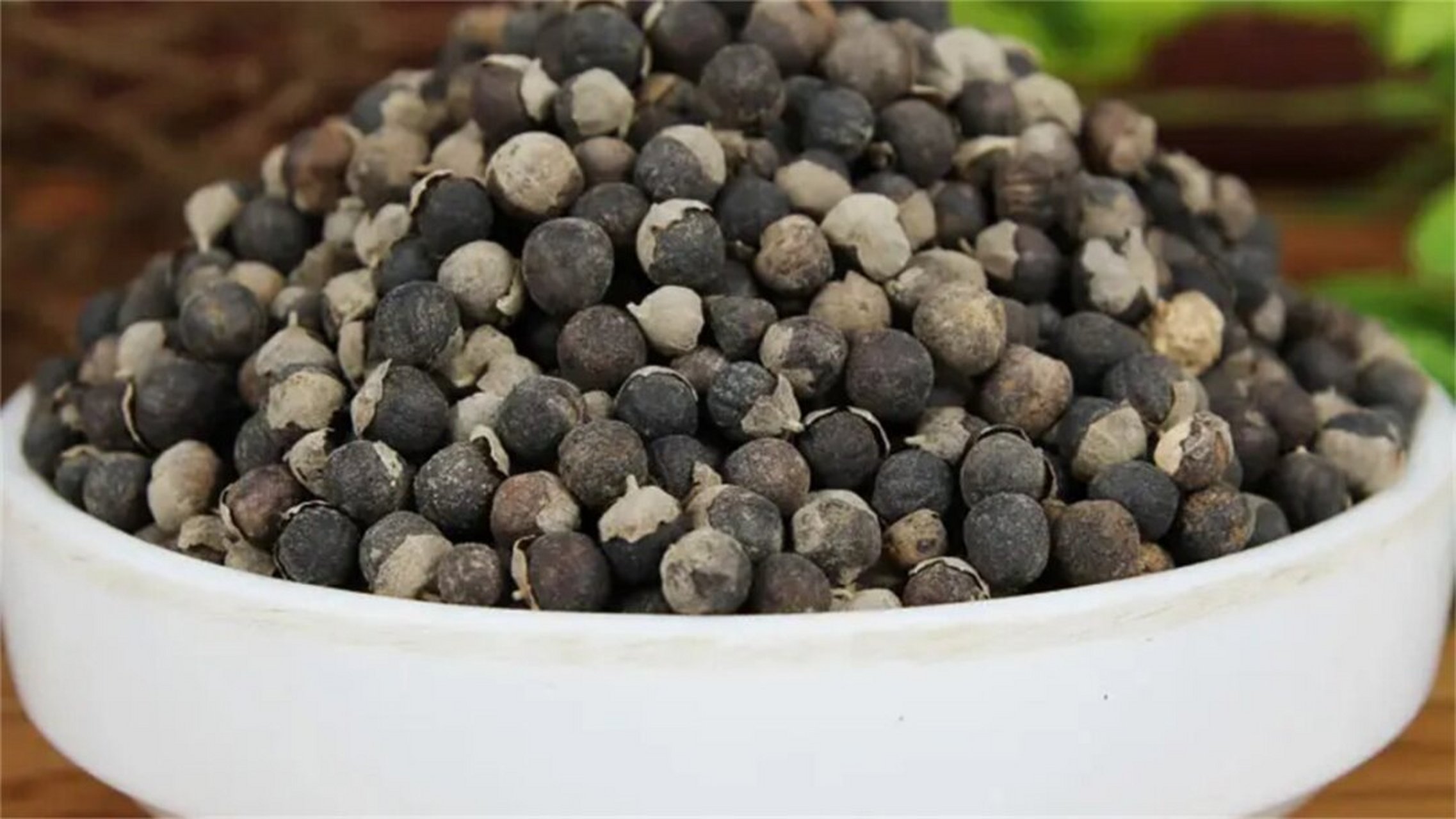 每天认识一种中药材61蔓荆子  蔓荆子是一种发散风热药,为马鞭草科