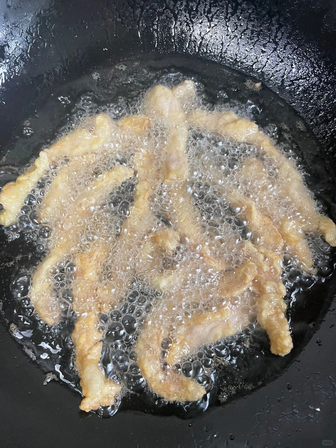 椒盐排条  简介:  椒盐排条是一道家常菜,酥脆可口,简单又美味.