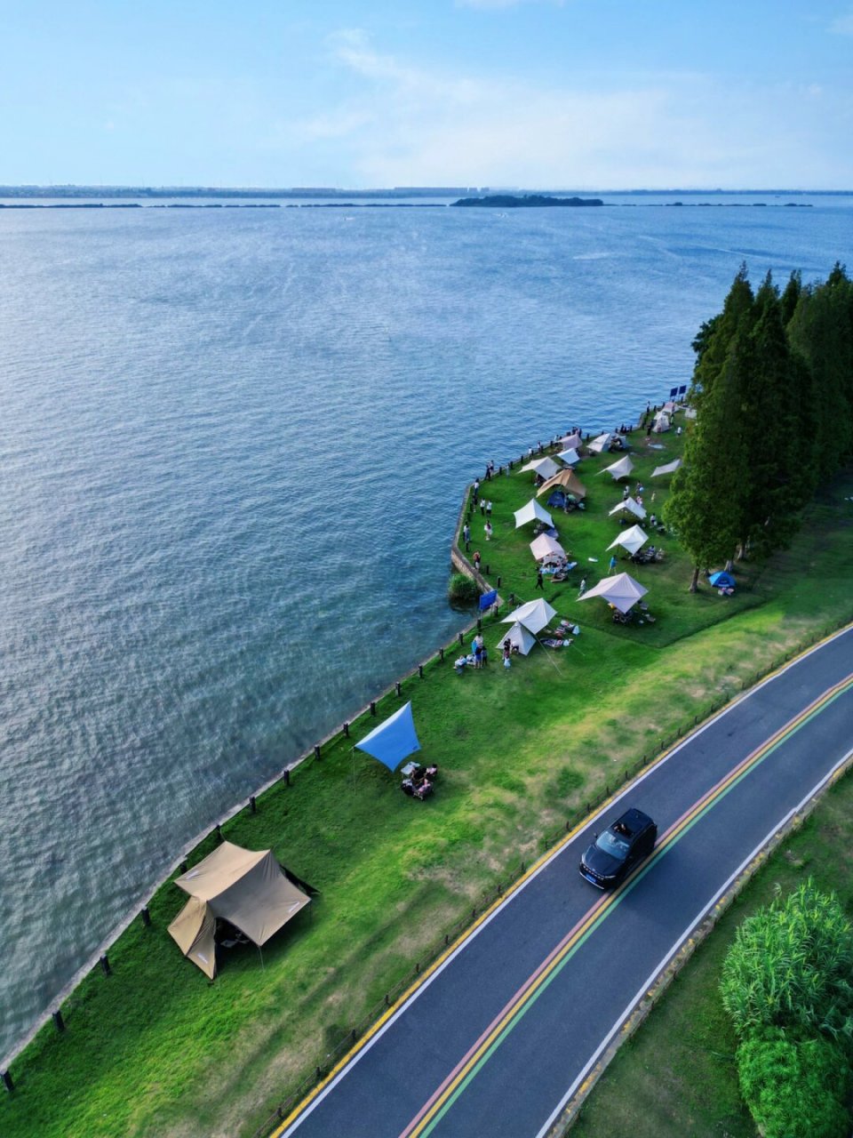 上海车程1h绝美湖边露营  周末和媳妇儿一起出游 天气晴朗,湖水湛蓝