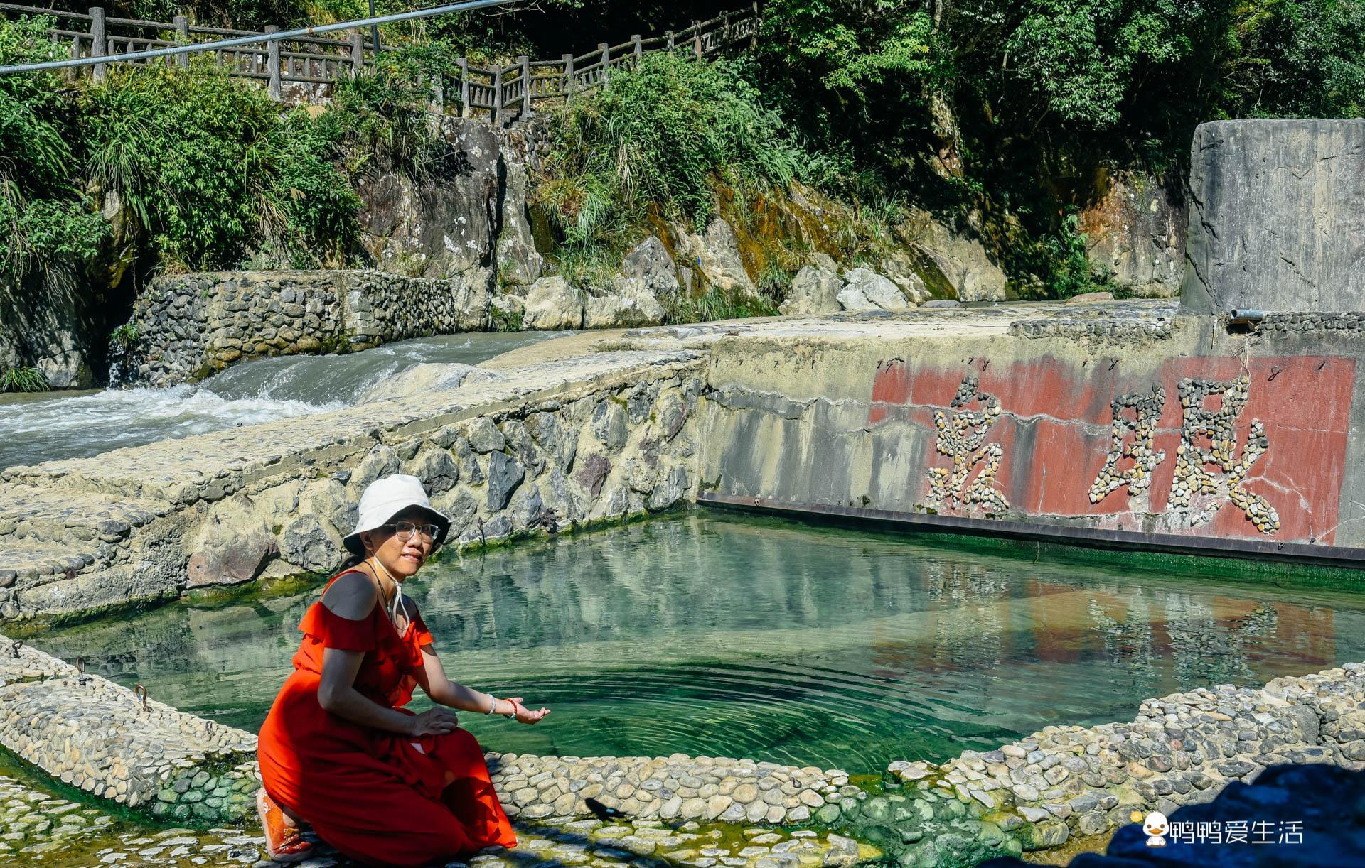 浙江最出名的温泉藏在泰顺华东大峡谷内,常年高热,功效奇特