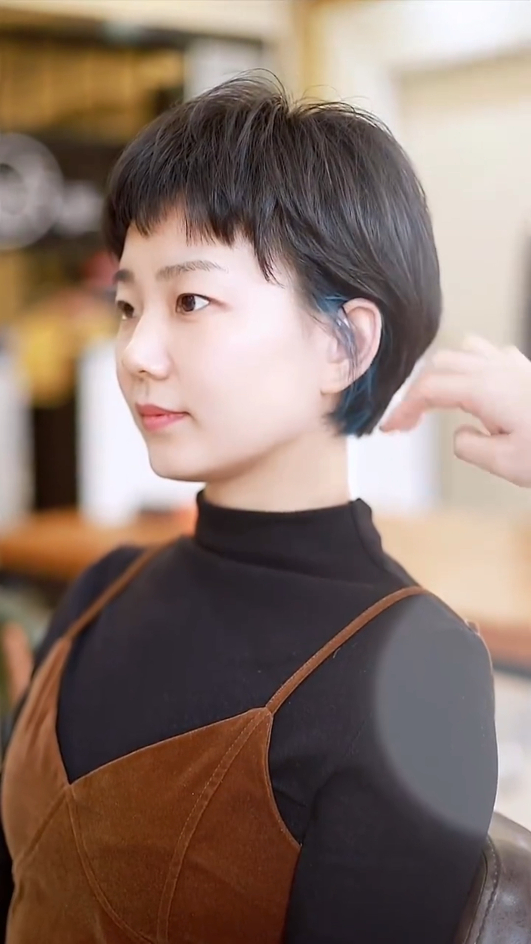 女生短发这样剪 减龄又时尚