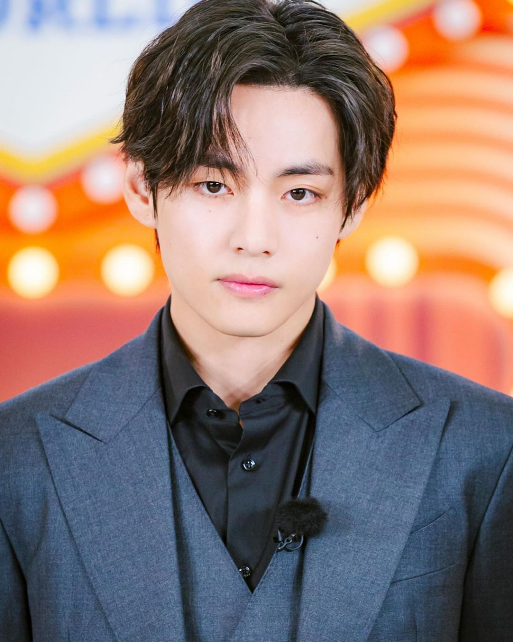 防弹少年团 teahyung金泰亨 西装金泰亨很酷 #最靓头像壁纸征集赛