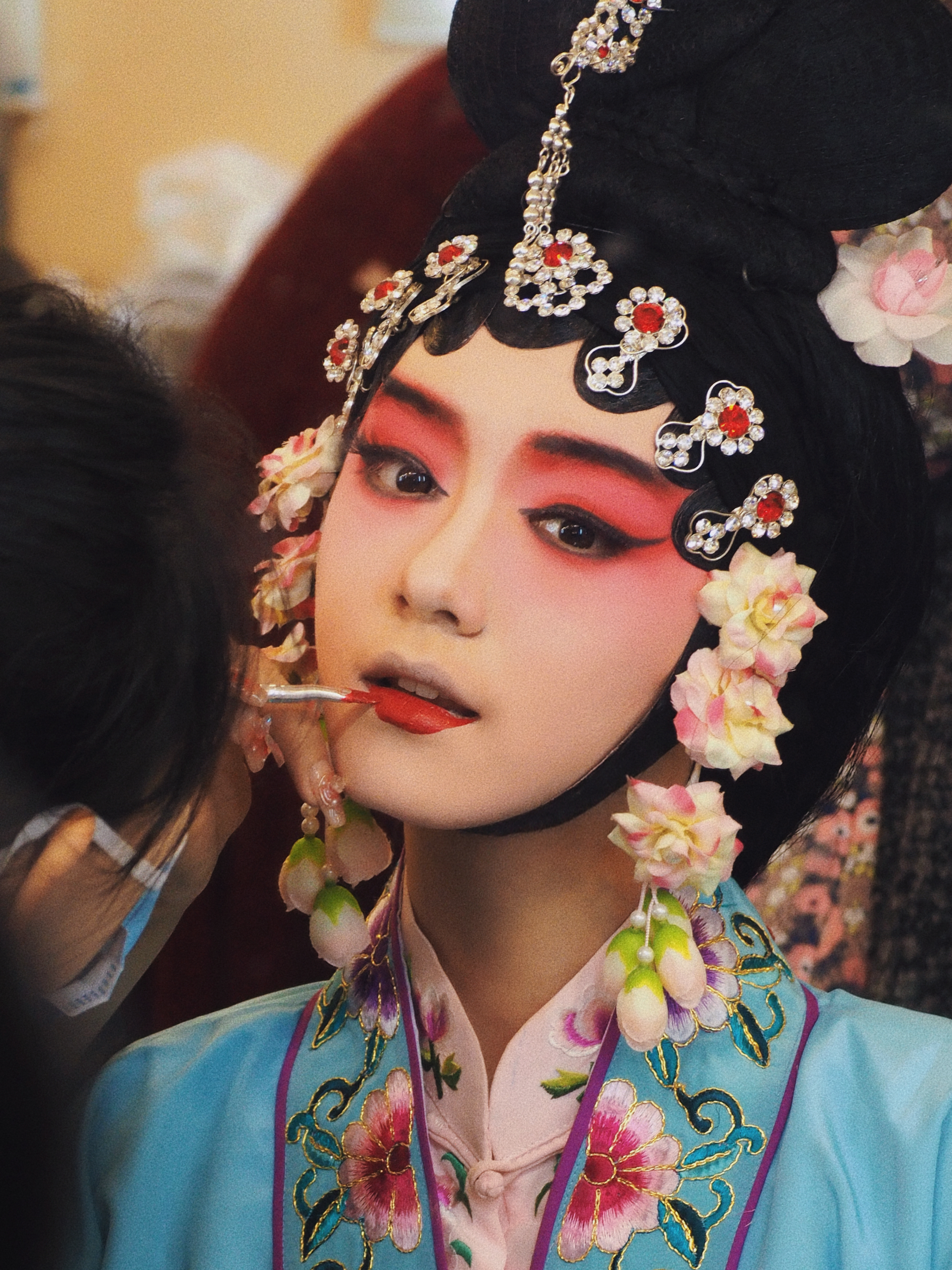 北电大戏玉玲记贺美琦小花旦妆造惊鸿一瞥 贺美琦就读于北京电影学院