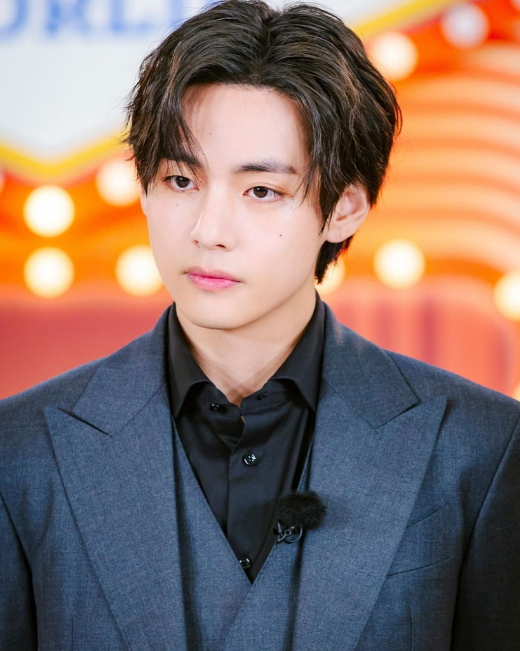 防弹少年团 teahyung金泰亨 西装金泰亨很酷 #最靓头像壁纸征集赛