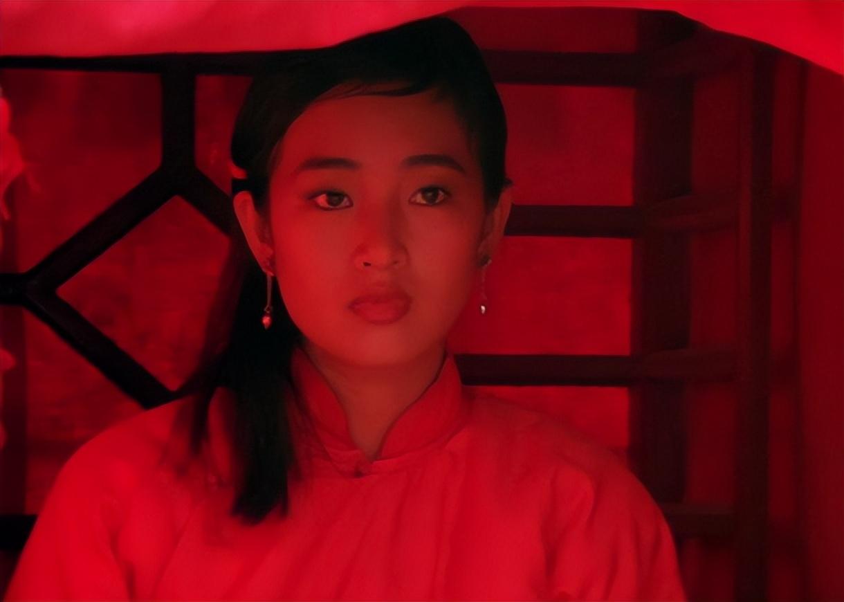 张末目睹父亲张艺谋两次移情我不想母亲的悲剧在自己身上重演