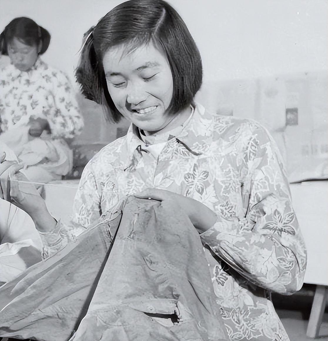 风靡全国的的确良消失了其实是换了名字如今很多人还在穿