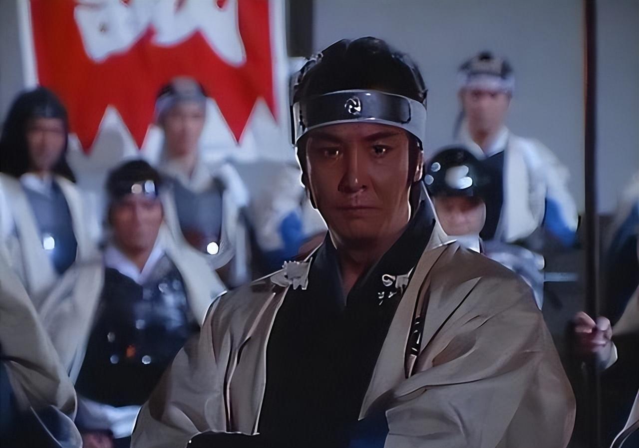 日本人剖腹之后，无外力介入最少能活6小时，他们为何醉心此道？