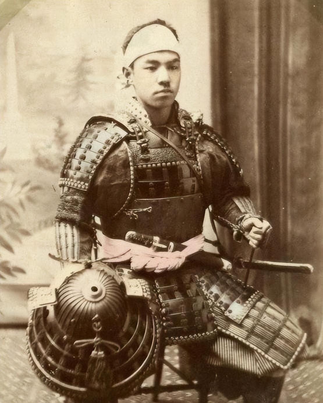 日本人剖腹之后，无外力介入最少能活6小时，他们为何醉心此道？