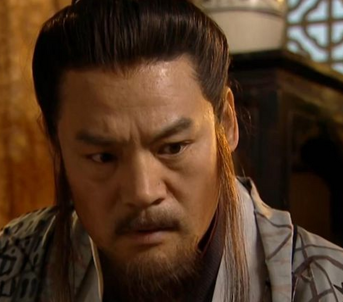 为什么岳不群不把紫霞神功复印个百八十份让华山派人人练起来?