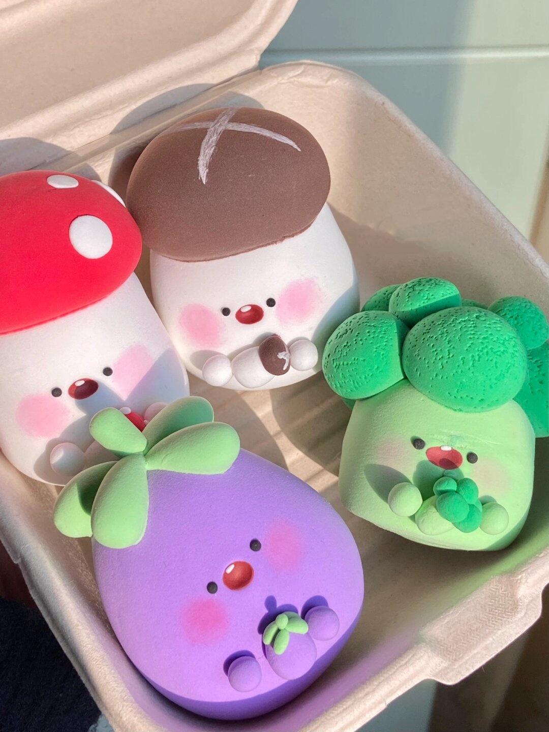 今天带来了蔬菜大合集 有茄子,番茄,辣椒,蘑菇,香菇,小葱,大蒜,西