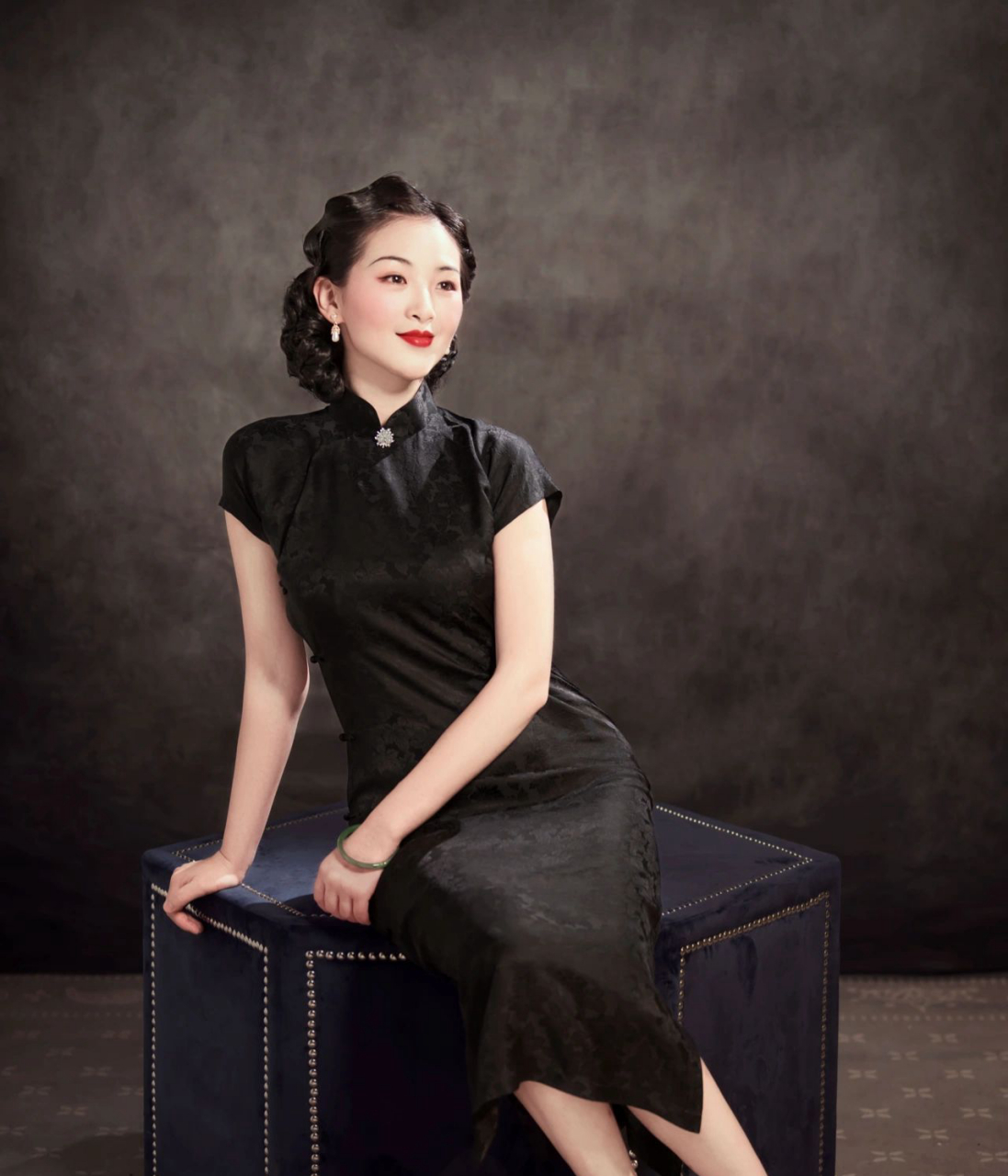 在民国时期,出身名门的大家闺秀被称为名媛.