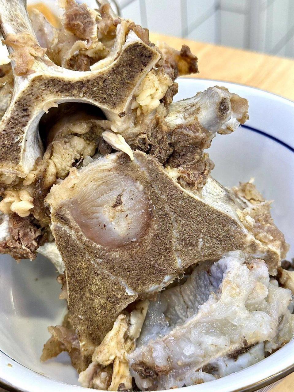 广州惊现手撕牛大骨粉!
