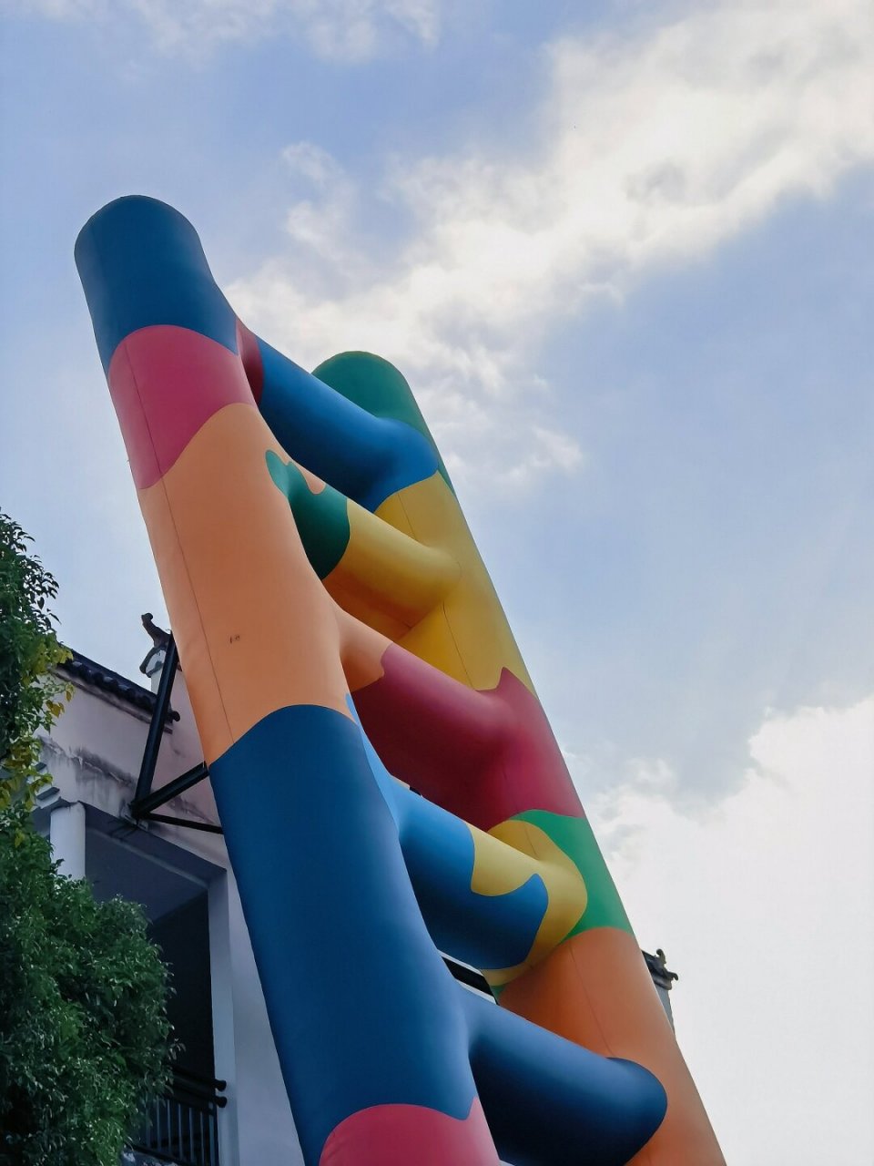 "求浮梁艺术节其他作品"  fuliang大地艺术节是一个展现乡土与艺术的