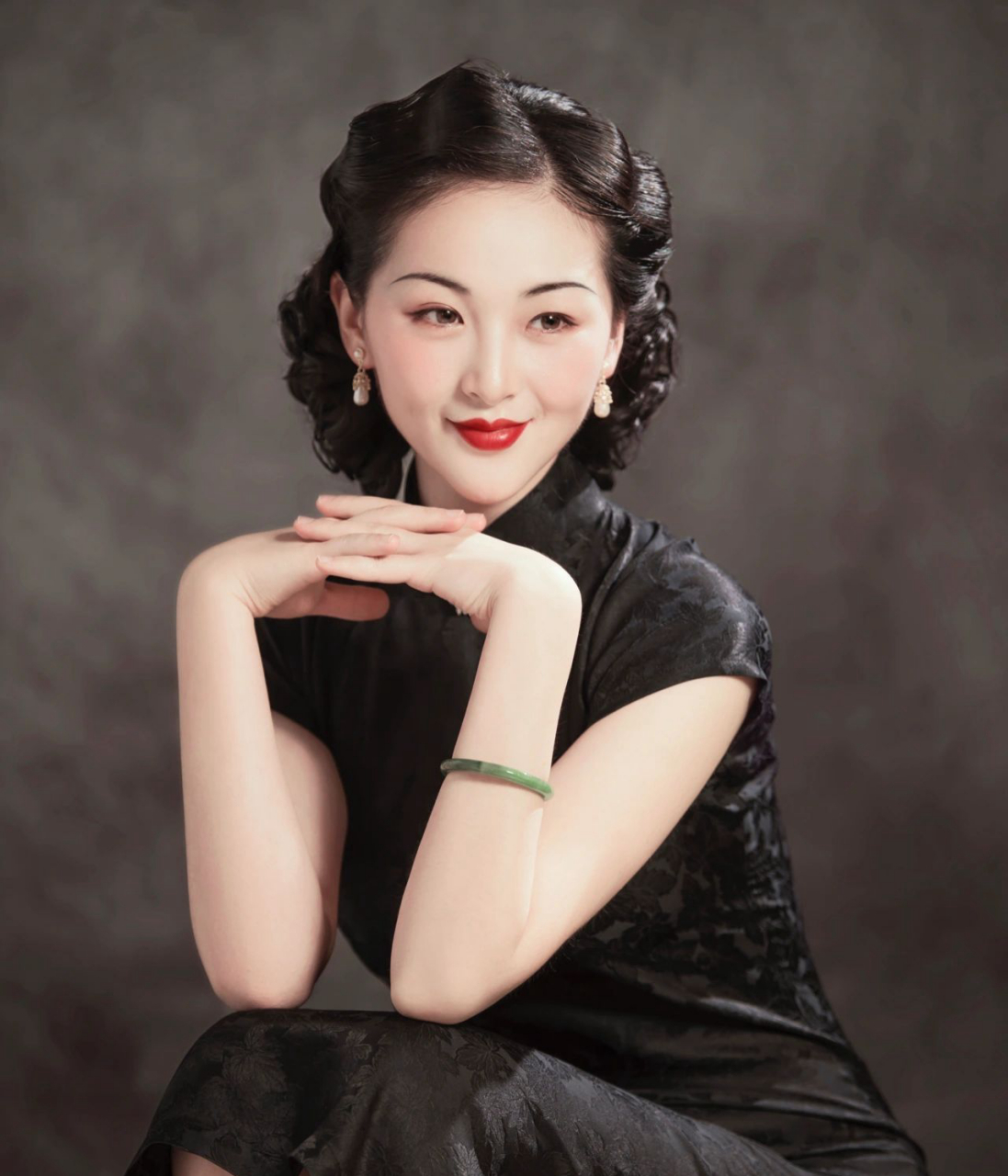 在民国时期,出身名门的大家闺秀被称为名媛.