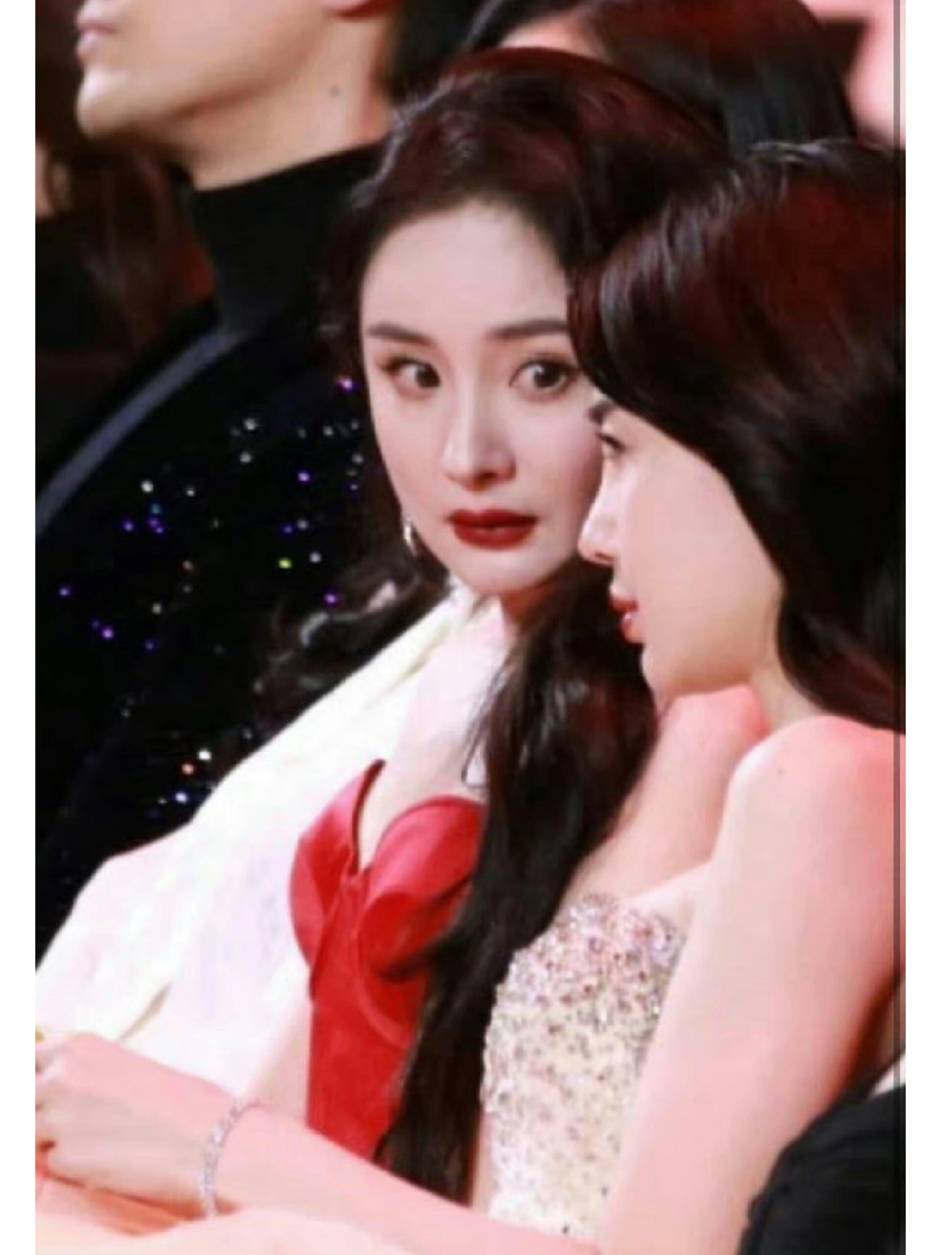 黄晓明上台后,杨颖在跟杨幂吐槽什么吗