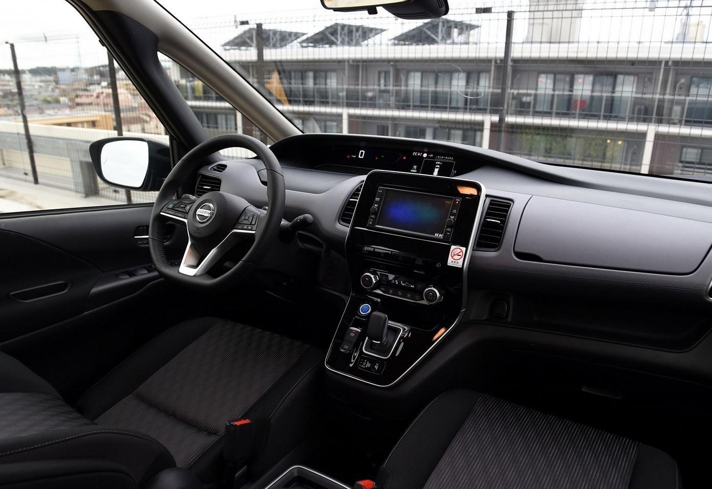 全新日产奥德赛2.0混动四驱中型mpv震撼亮相