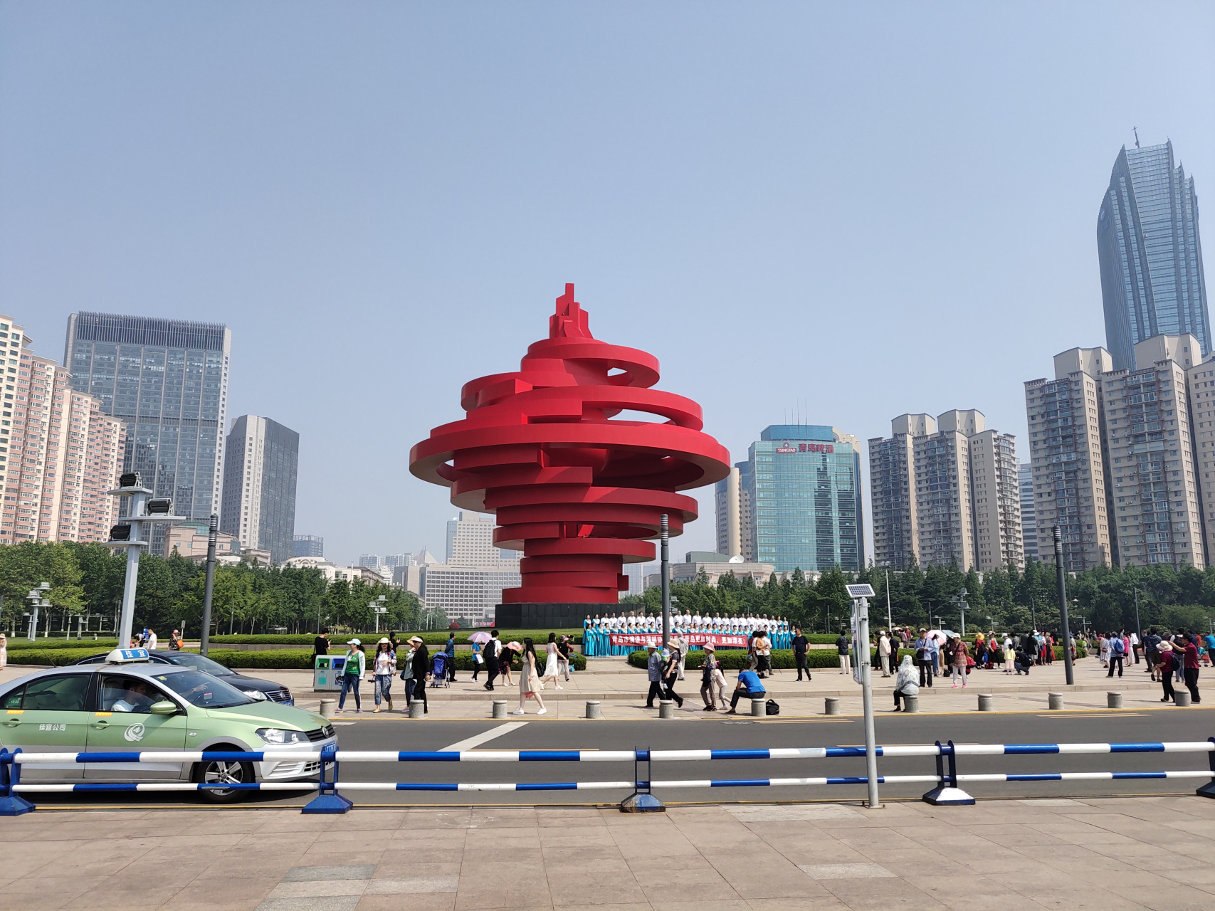 山东省旅行第33集:  青岛五四广场的"五月的风"雕塑由来?