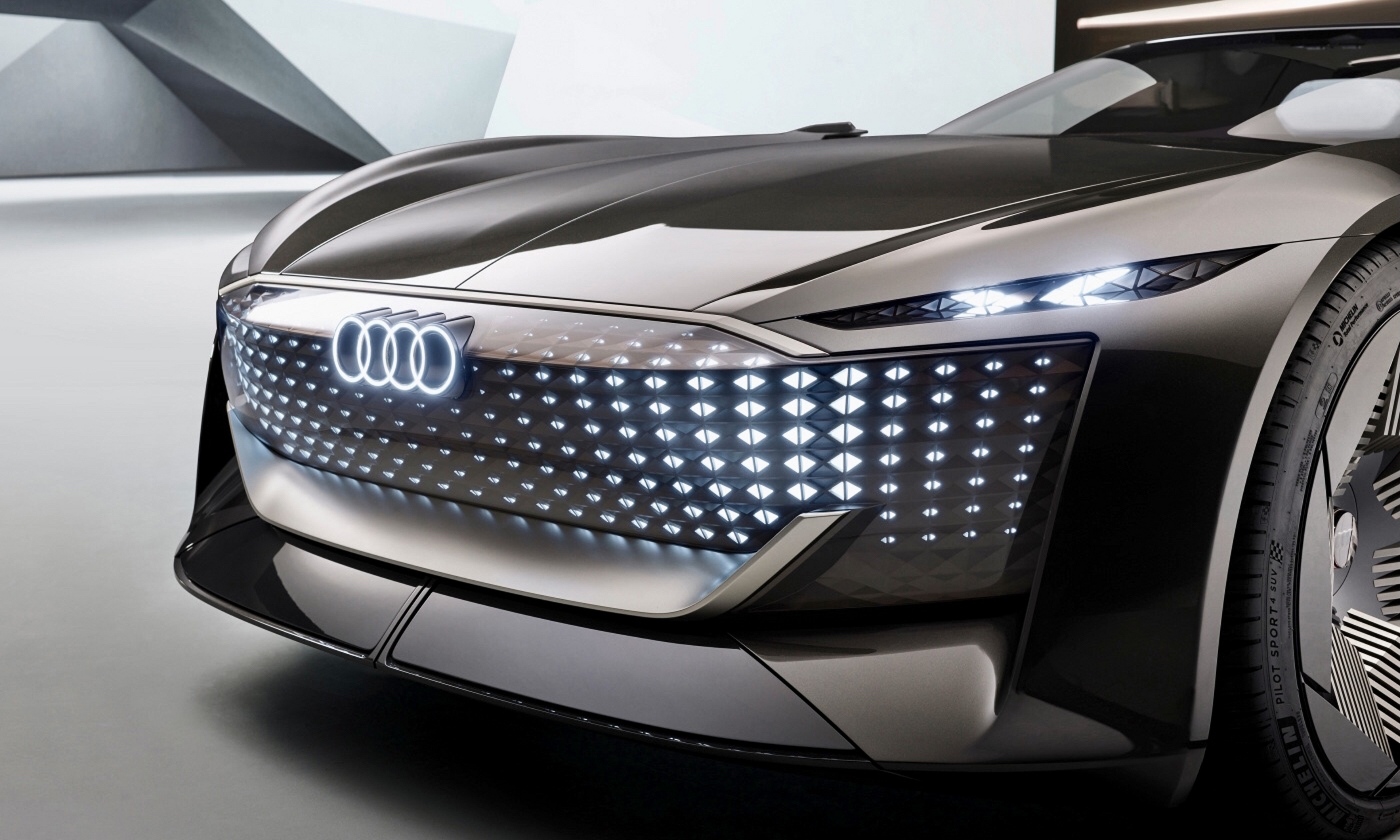 奥迪的魔性概念车,这矩阵式的大灯会不会是未来线下某款轿车的风向标?