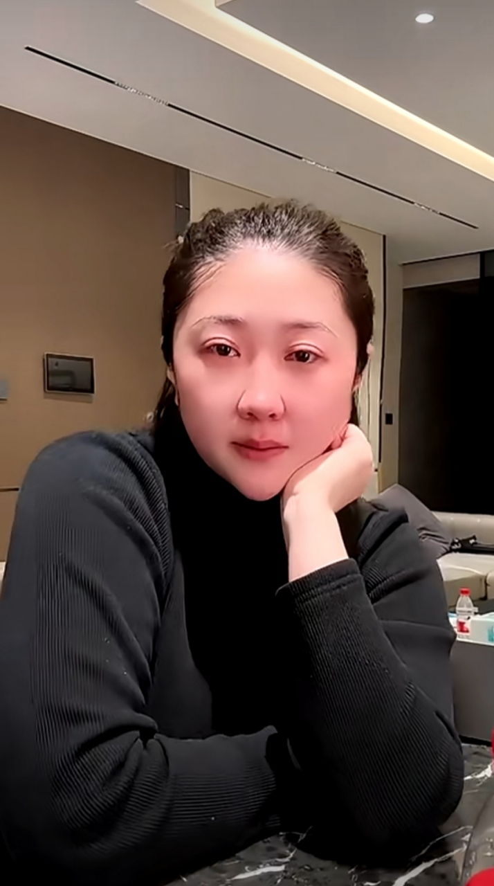 王亮昨天跟楠楠吵架了,两个人都气到要离婚地地步了