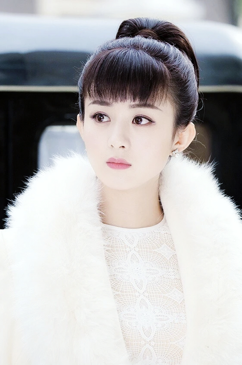 赵丽颖饰演电视剧《老九门》中的女主角,新月饭店大小姐,烈烈真性