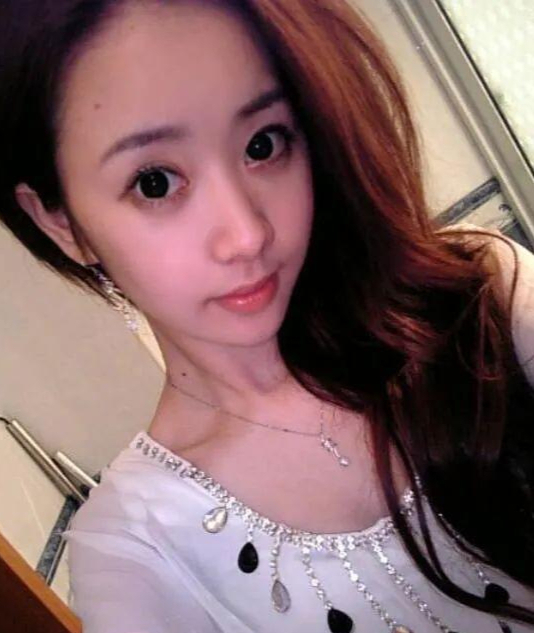 网红鼻祖程琳曾被称为网络美女之首后销声匿迹今是单亲母亲