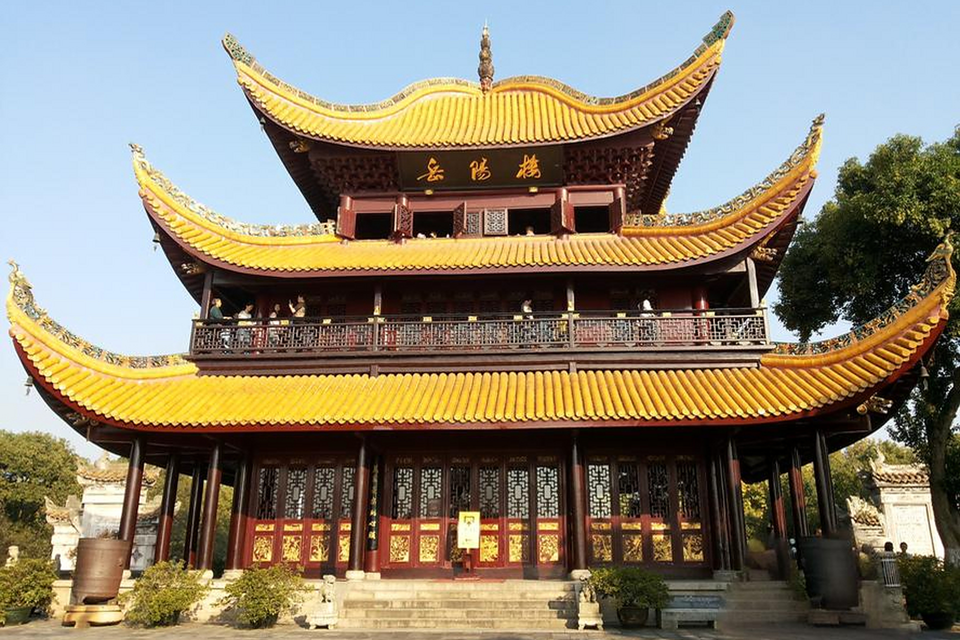 楼阁建筑精美,展示了中国古代建筑的魅力.