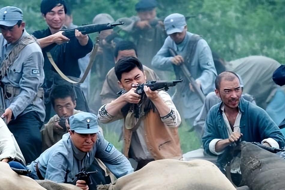 抗日神剧中的雷人伙食,八路军顿顿鱼子酱和西餐,吃得比现代都好