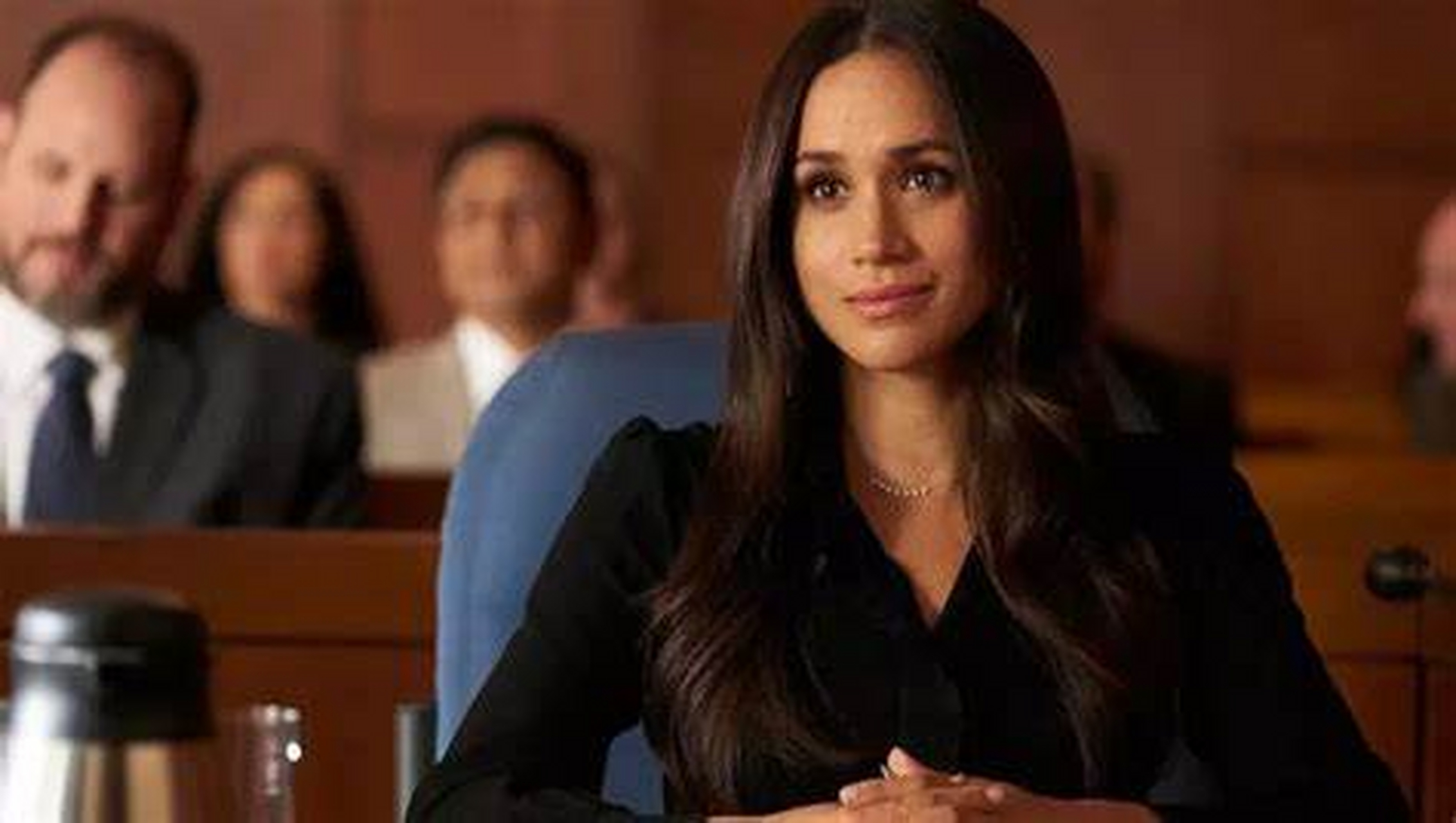 虽然梅根·马克尔在《金装律师》中展现了才华,但作为皇室成员,她回归