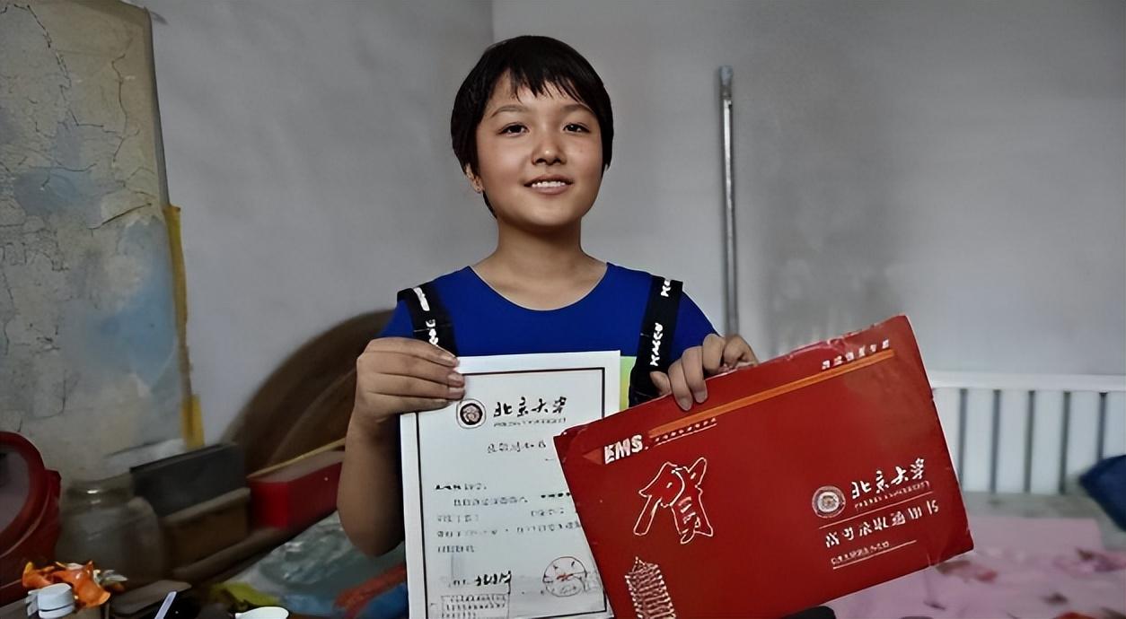 河北女孩王心怡高考707分,惊动教育厅,记者来到她家,集体沉默