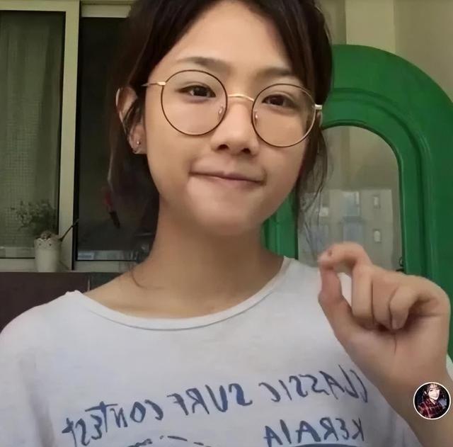 被嘲笑"最壮模特"的钟婷,靠搞笑视频火出圈,如今现状令人唏嘘