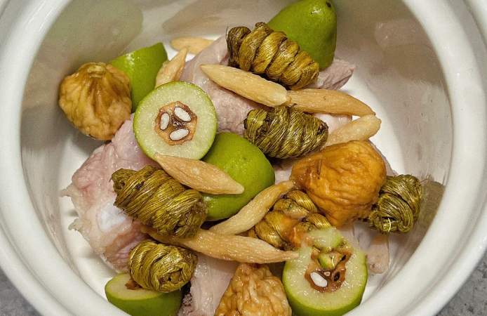 肝火旺吃什么降火最快?多吃3样清肝菜,一降肝火,二活血强免疫