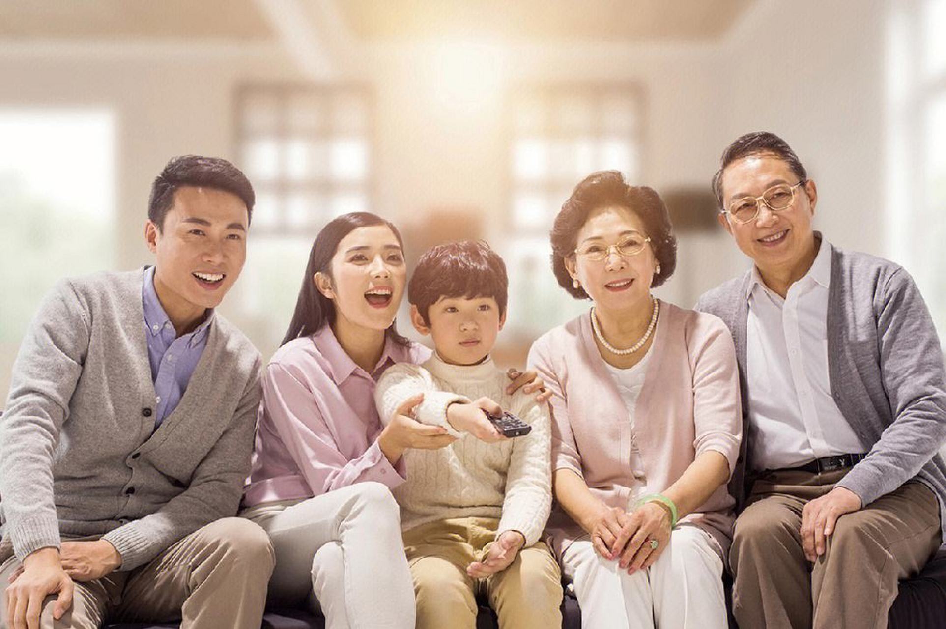 现代社会中舅舅的角色虽然有所变化,但他们的地位和作用仍然不可忽视.