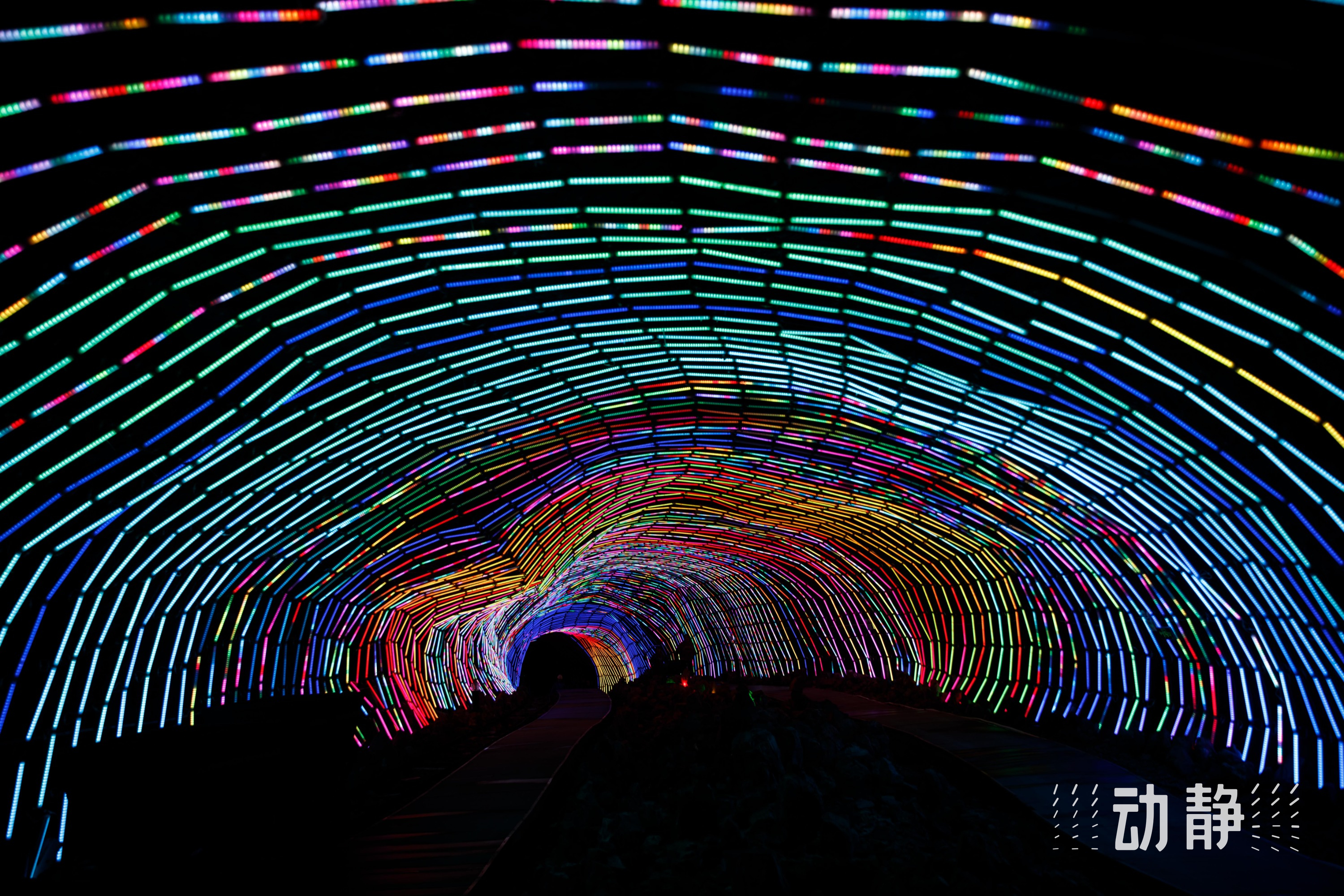 机景联动·飞阅贵州丨从废弃矿山到旅游打卡地,在万山发掘一座古镇的