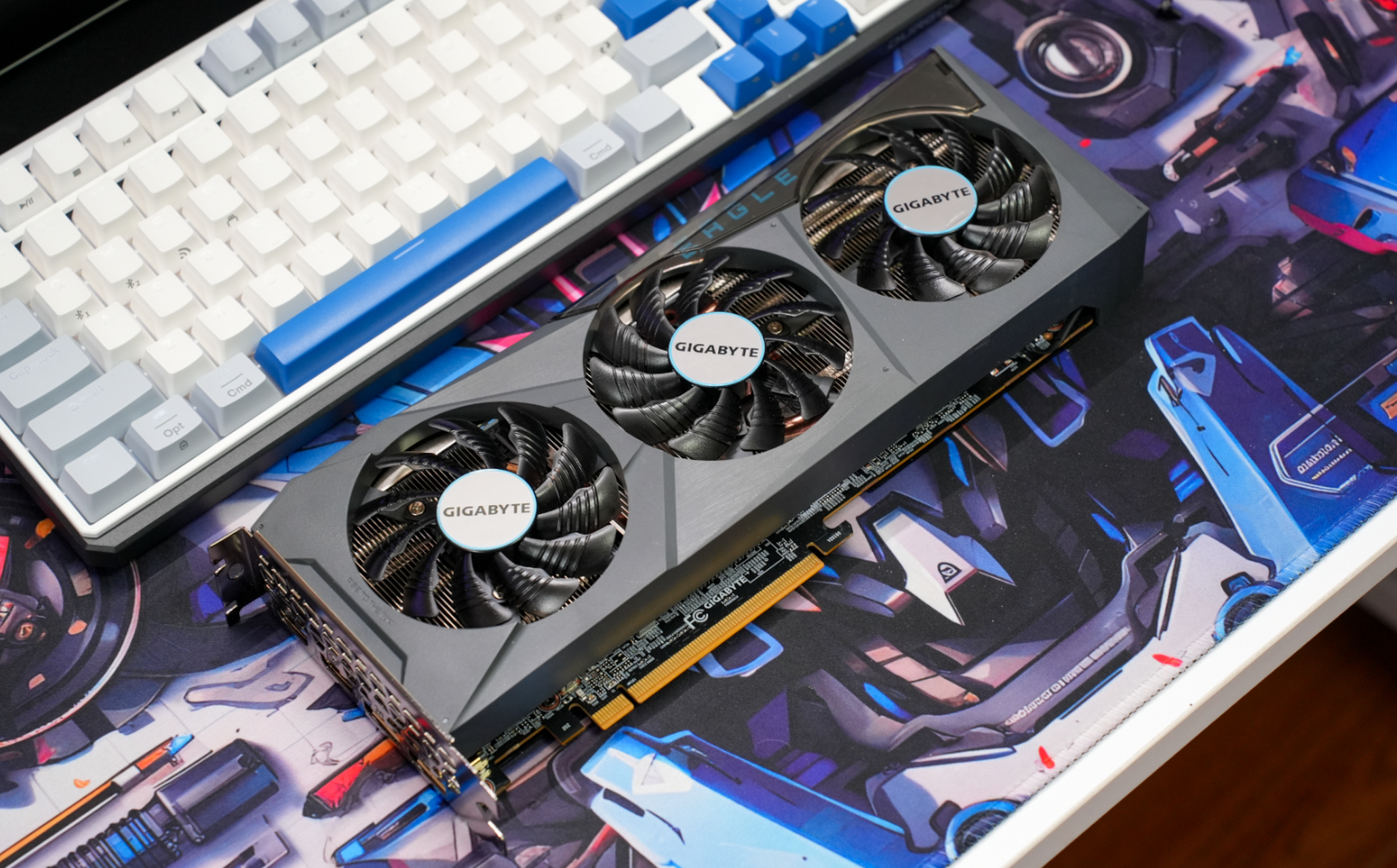 技嘉rx6750gre12gbeagle猎鹰,性能超越rtx4060,温控,功耗卓越!