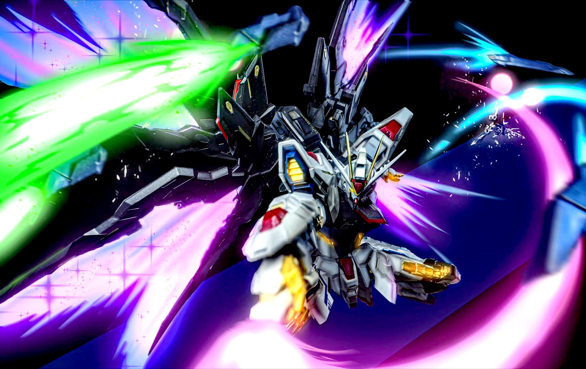 一组metal build 高达模型摄影作品,展现了强袭自由高达与命运高达