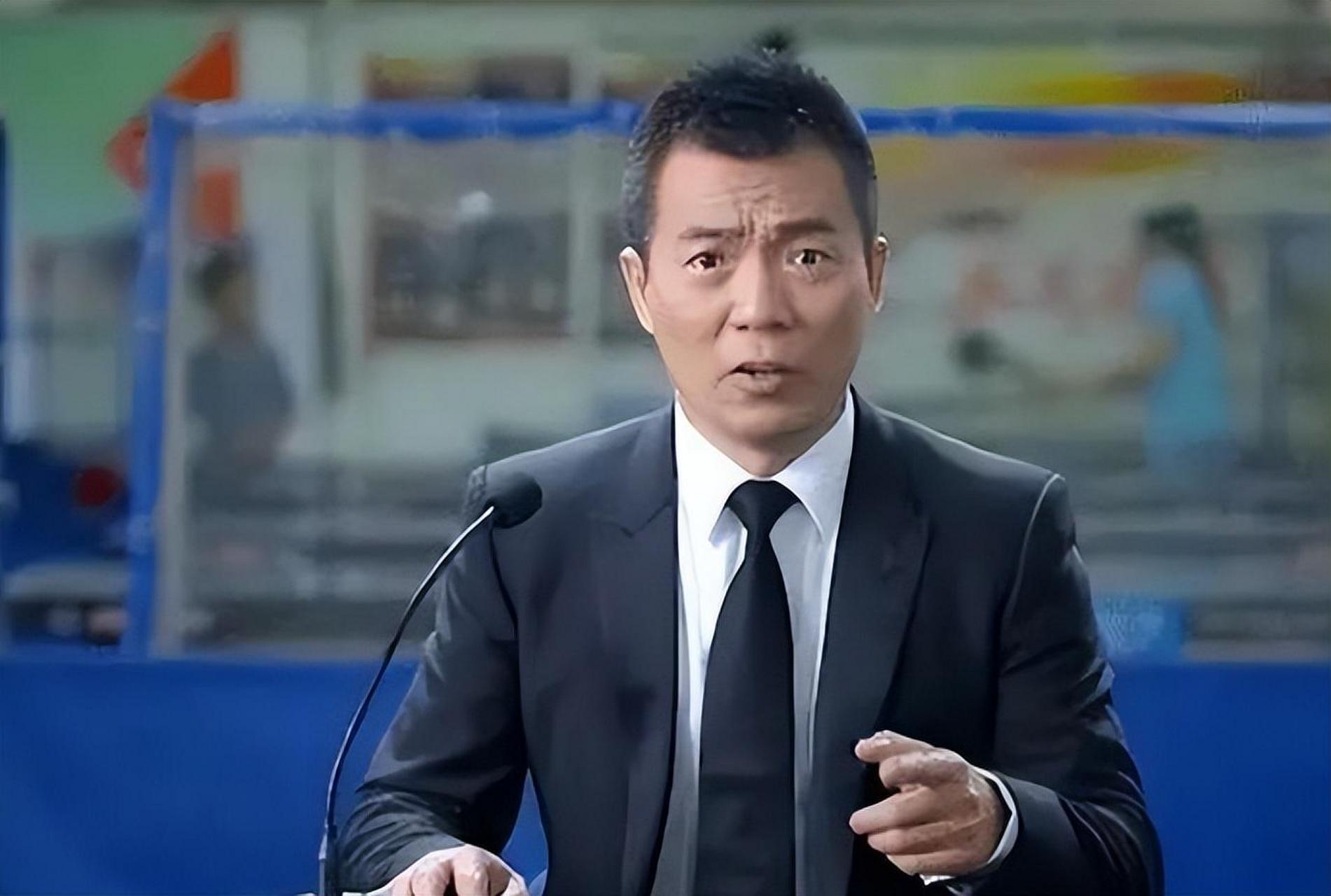 2006年,黄健翔对他的妻子孙颖说:"我们的婚姻已经没有爱情了,这样的