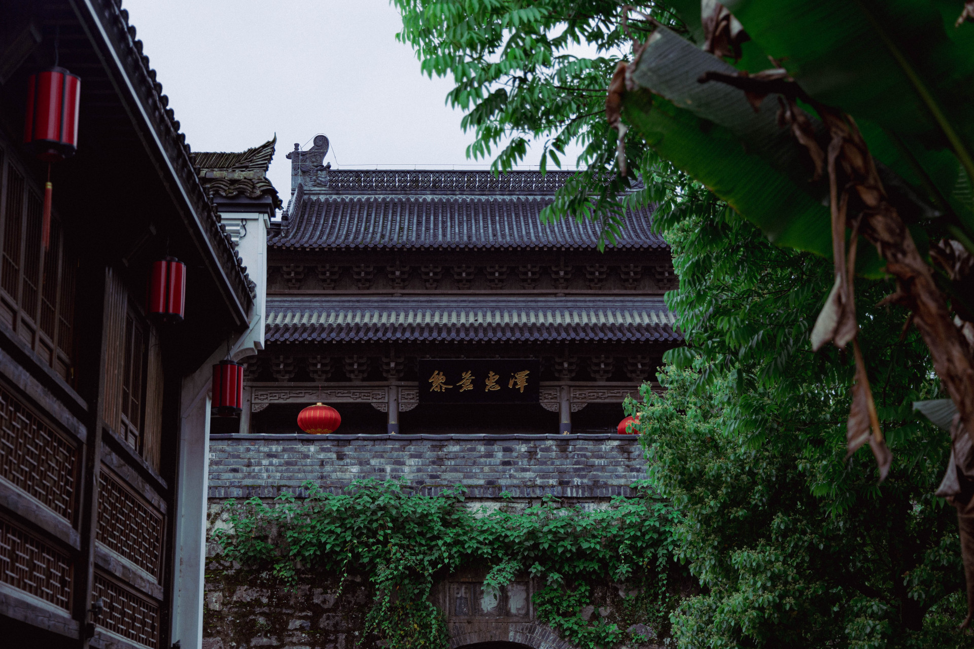 05 首先,你得知道建德严州古城可是个历史悠久的地方,有着一千多年