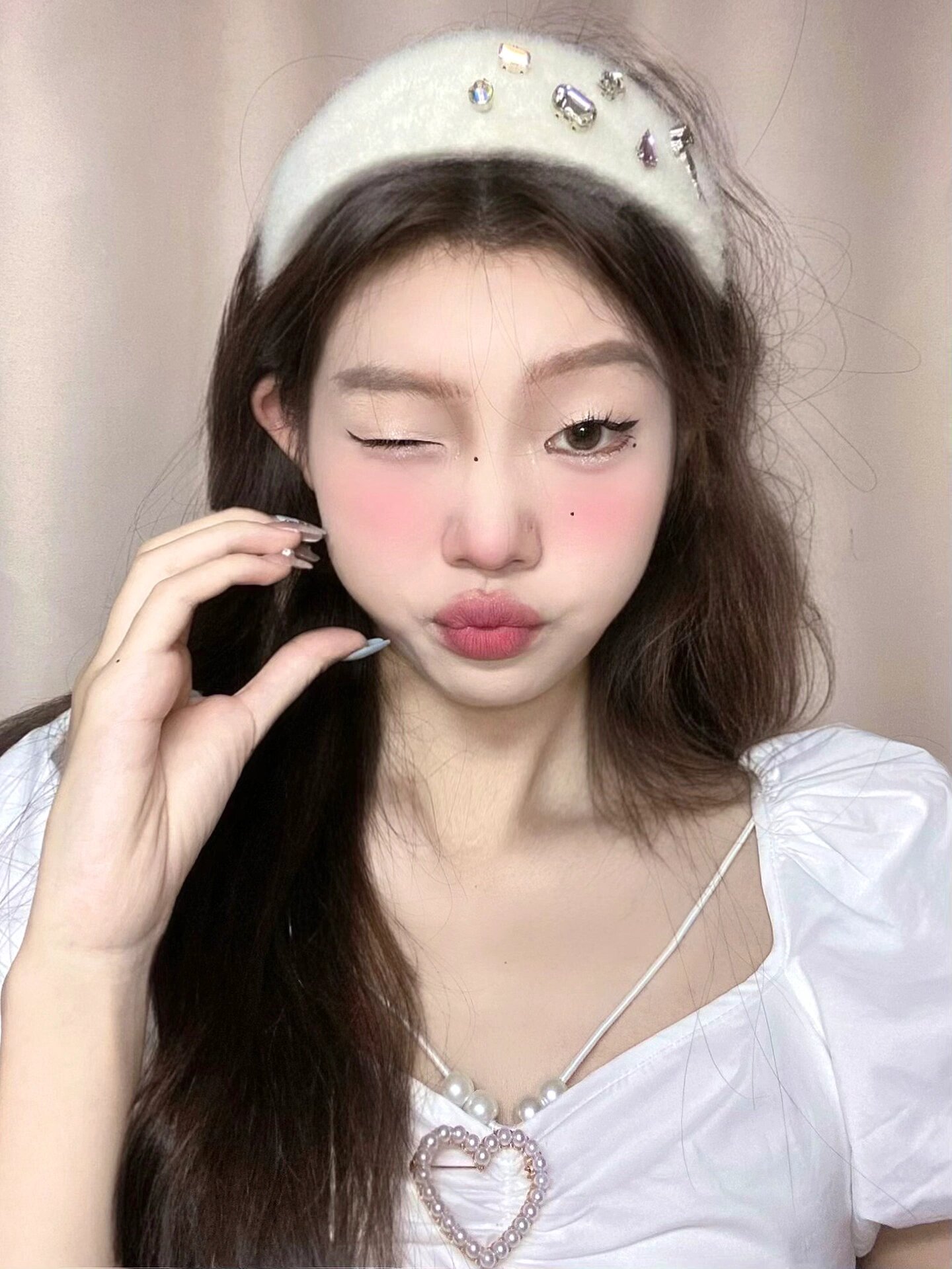 任何单眼皮不会贴假睫毛我都会伤心的 还有单眼皮bb不会贴假睫毛嘛