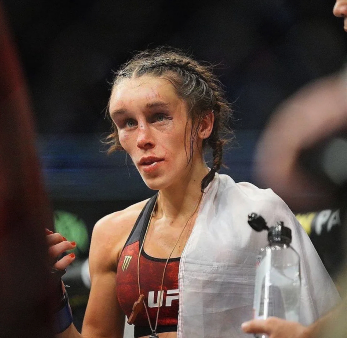 2020年3月8日,ufc248 张伟丽与波兰拳手乔安娜·耶德尔泽西克 joanna