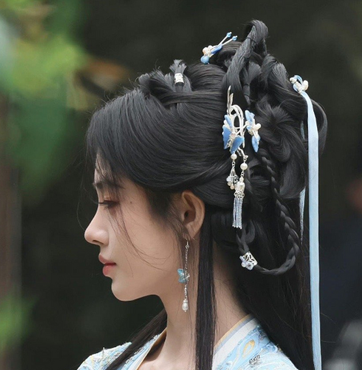 鞠婧祎这个半永久妆容,是不是感觉在哪儿见到过?