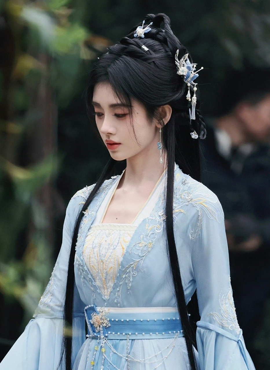 鞠婧祎这个半永久妆容,是不是感觉在哪儿见到过?