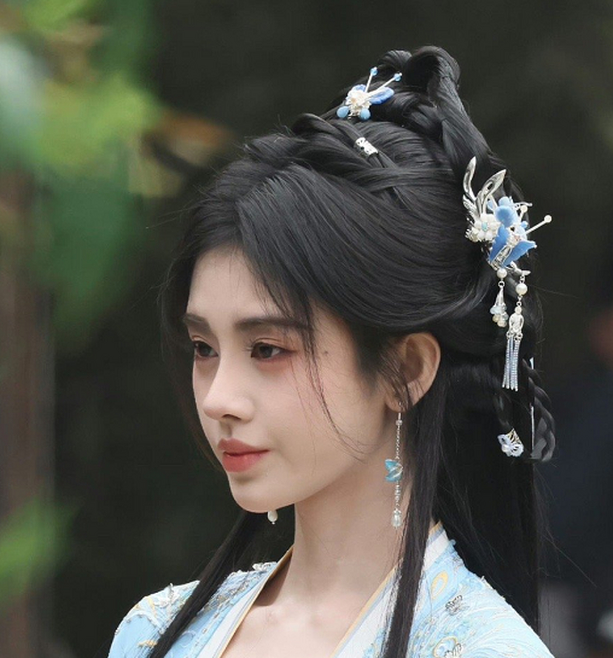 鞠婧祎这个半永久妆容,是不是感觉在哪儿见到过?