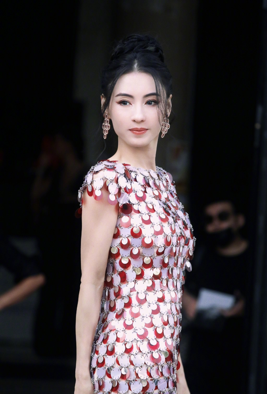 张柏芝一身淡紫亮片礼服真的太好看了!